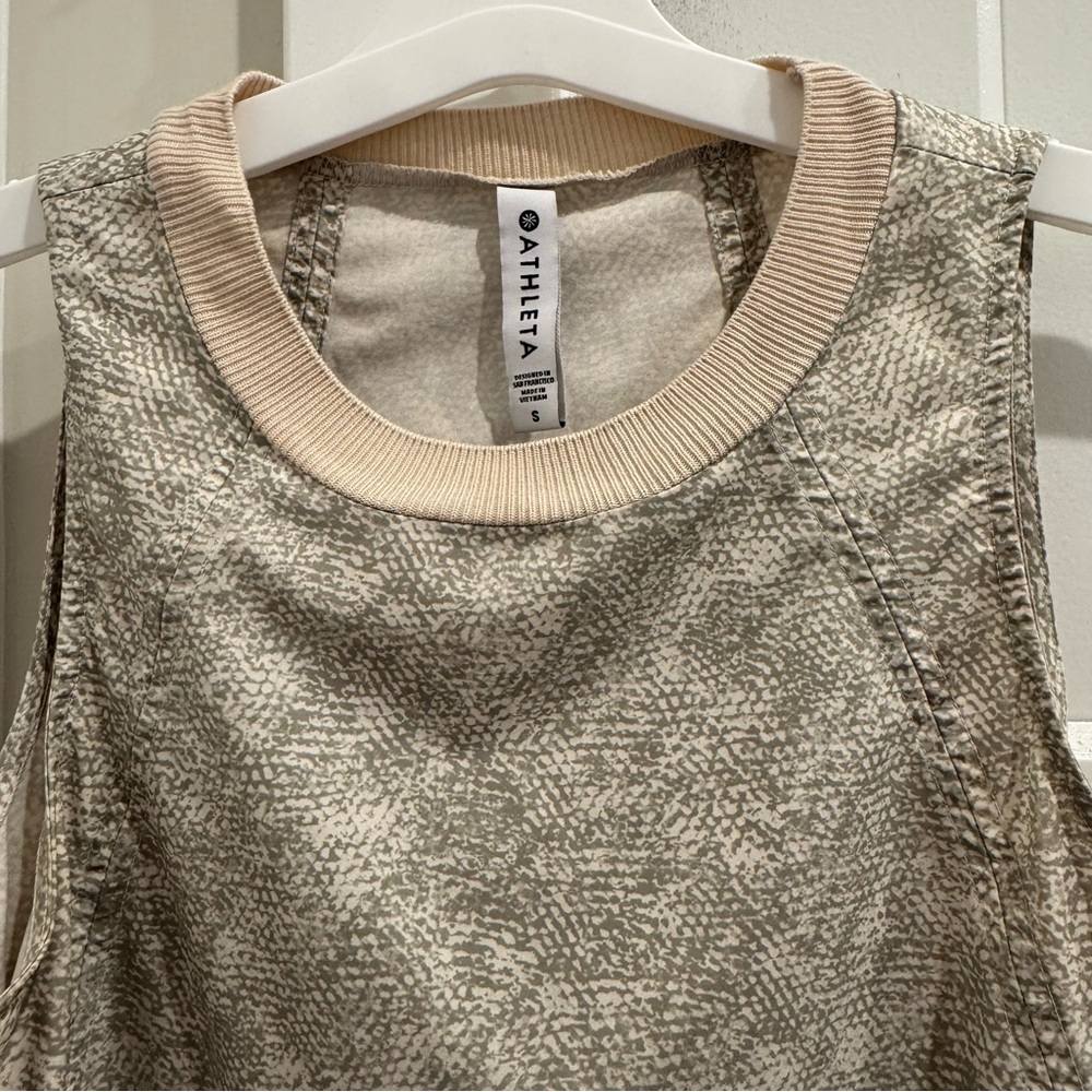 ATHLETA Zephyr Print Tank Size S - Picture 4 of 12